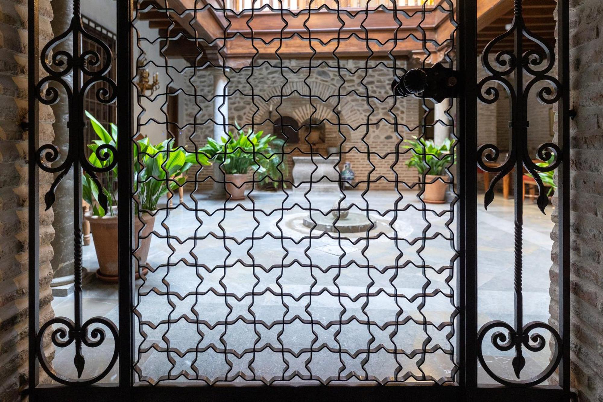Apartamentos En Pleno Centro, Aljibe Rodrigo Del Campo 1A Granada Bagian luar foto