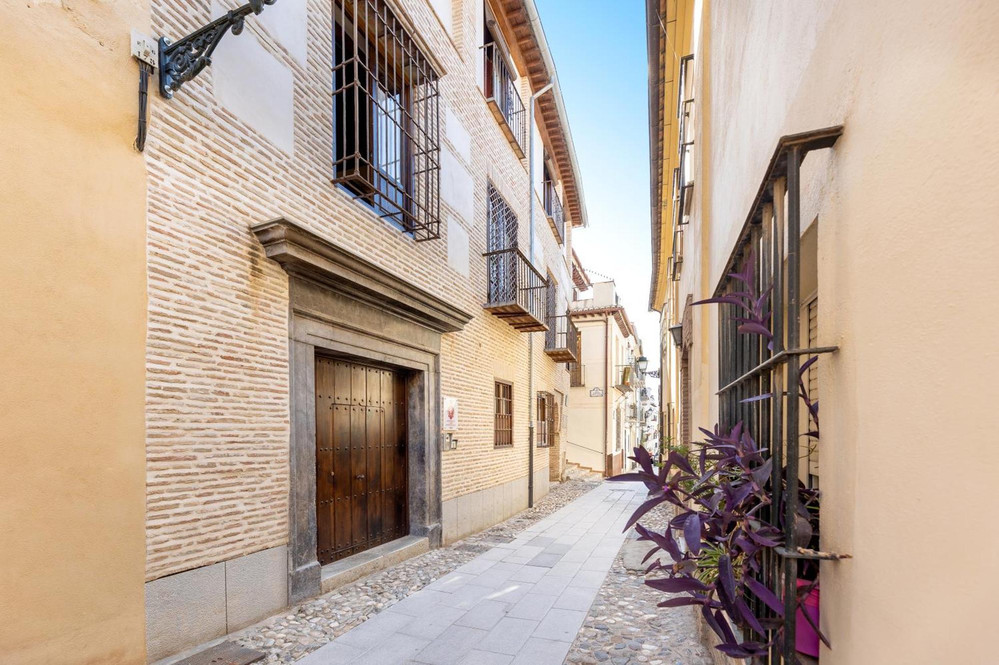 Apartamentos En Pleno Centro, Aljibe Rodrigo Del Campo 1A Granada Bagian luar foto