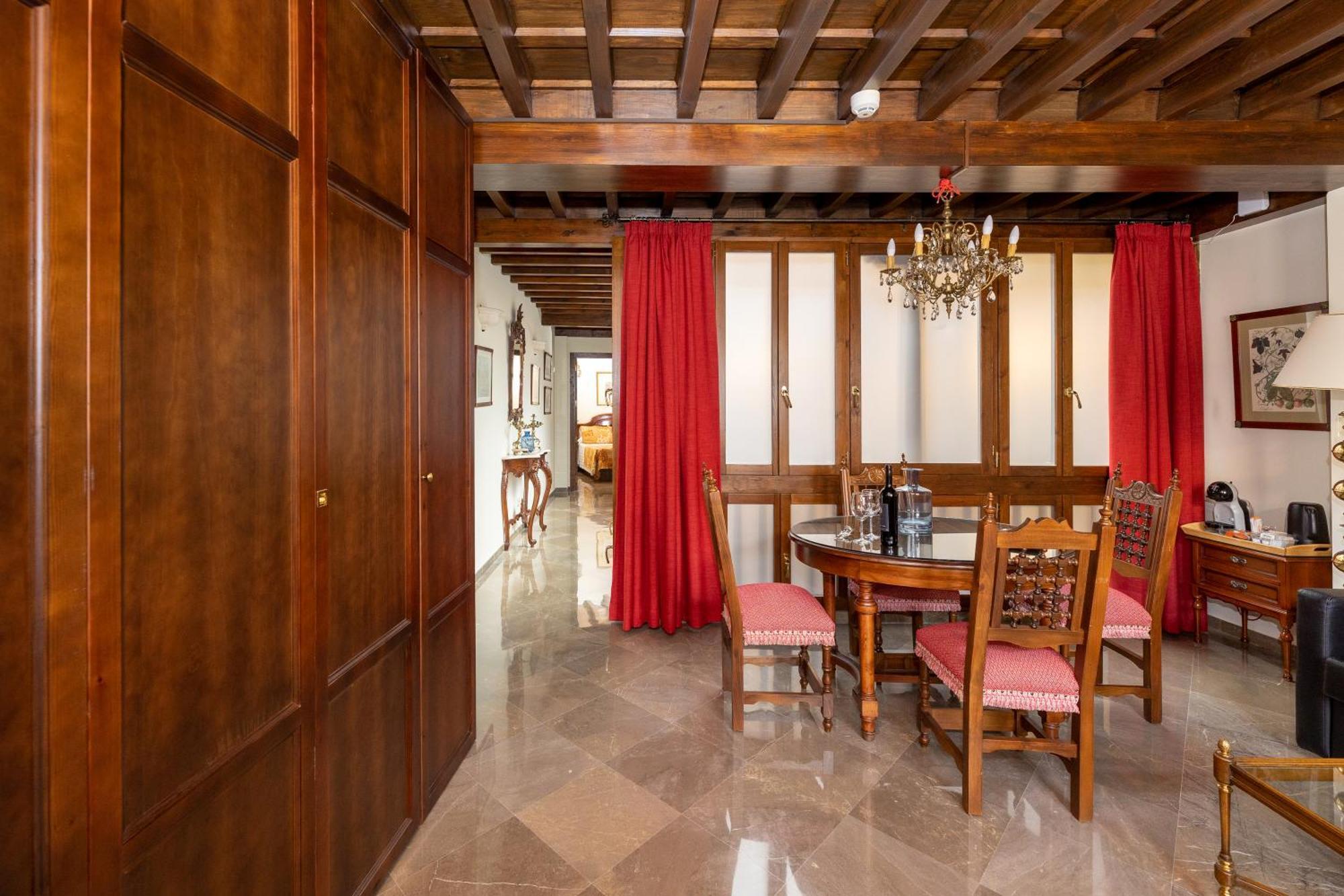 Apartamentos En Pleno Centro, Aljibe Rodrigo Del Campo 1A Granada Bagian luar foto